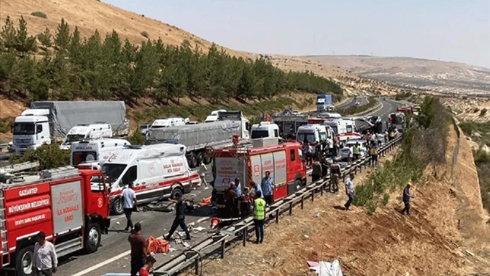تركيا: 15 قتيلا و 22 جريحا في حادث اصطدام بين حافلة وسيارة إسعاف